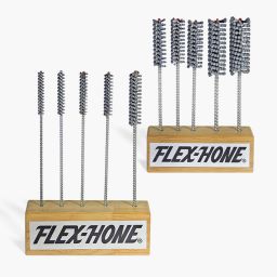 Flex-Hone-­Sätze für Bremszylinder und Ventilführungen.
